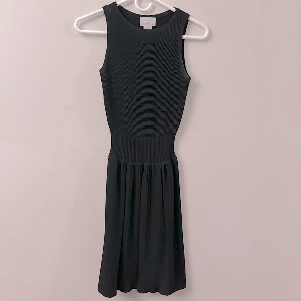 Beautiful M.Patmos knit dress with with fitted waist